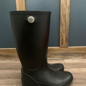 Ugg rain/winter boots